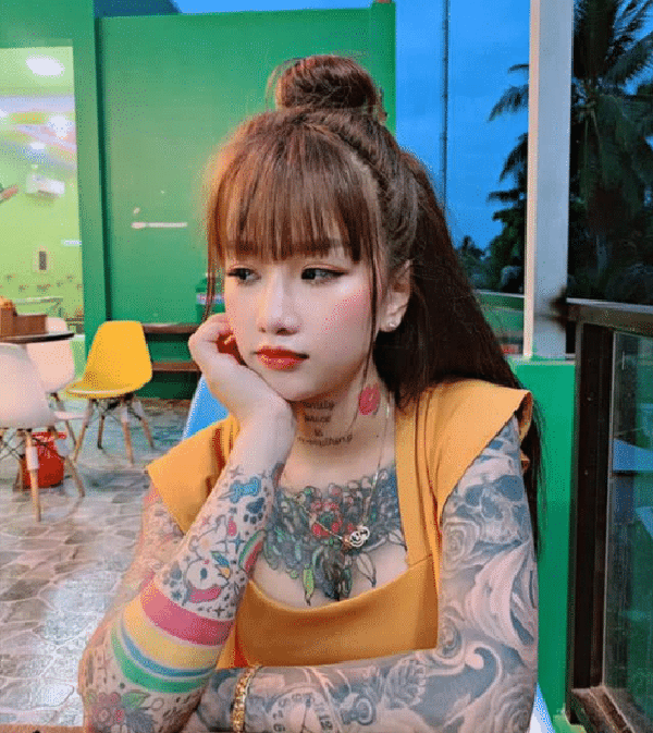 越南19岁女孩全身上下都是纹身!被批太任性!