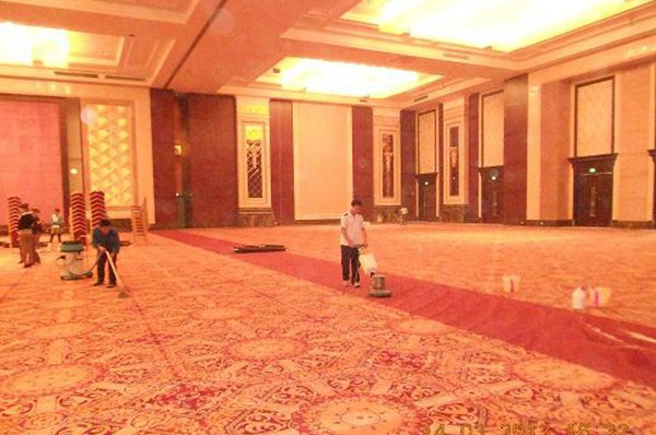 广州地毯清洗保洁服务