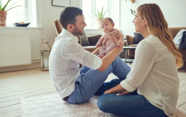 婚外出轨离婚孩子怎么抚养？