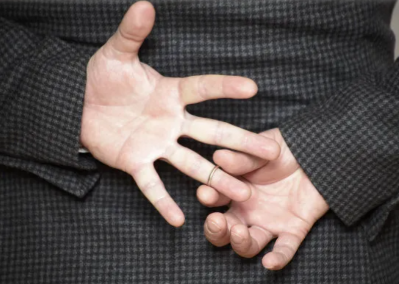 离婚后对方不搬走怎么办？郑州婚外情调查