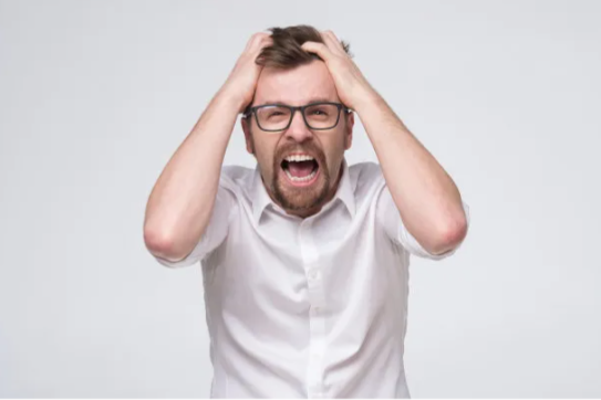 长沙发现老公出轨的对象是男的怎么办？