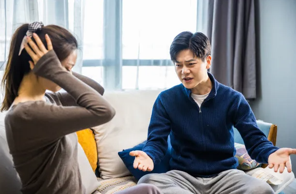 佛山长期在家带小孩老公出轨了怎么办？